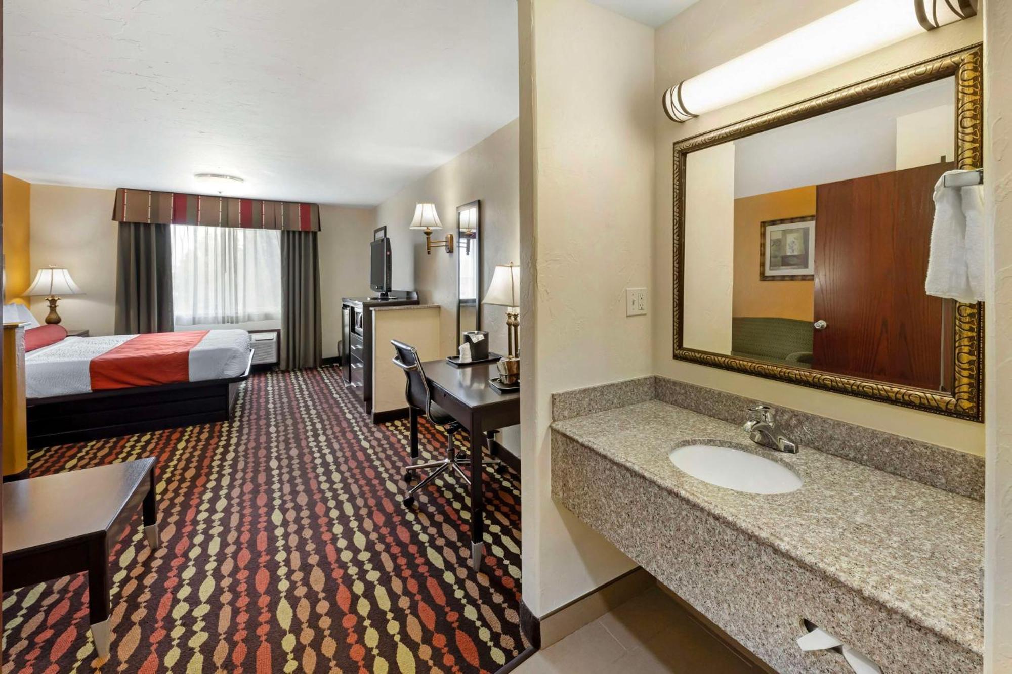 Best Western Greentree Inn & Suites Moore Exteriör bild