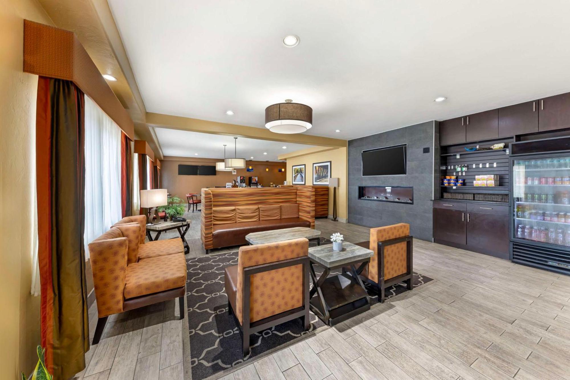 Best Western Greentree Inn & Suites Moore Exteriör bild