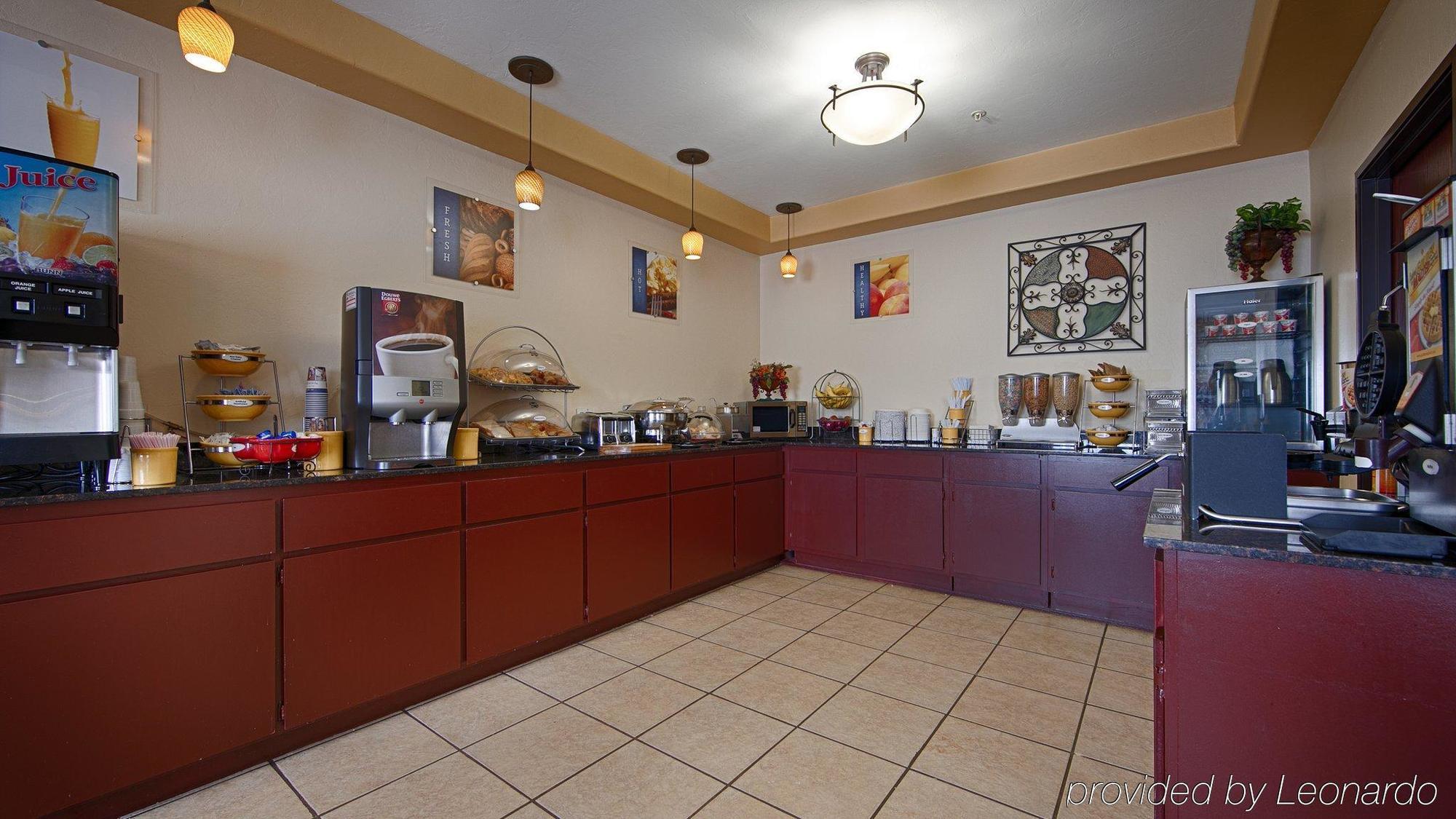 Best Western Greentree Inn & Suites Moore Exteriör bild