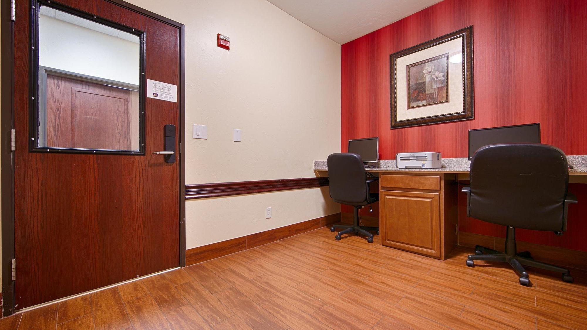 Best Western Greentree Inn & Suites Moore Exteriör bild