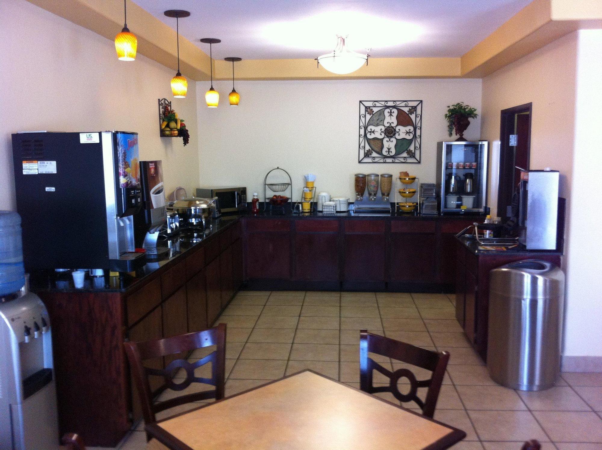 Best Western Greentree Inn & Suites Moore Exteriör bild