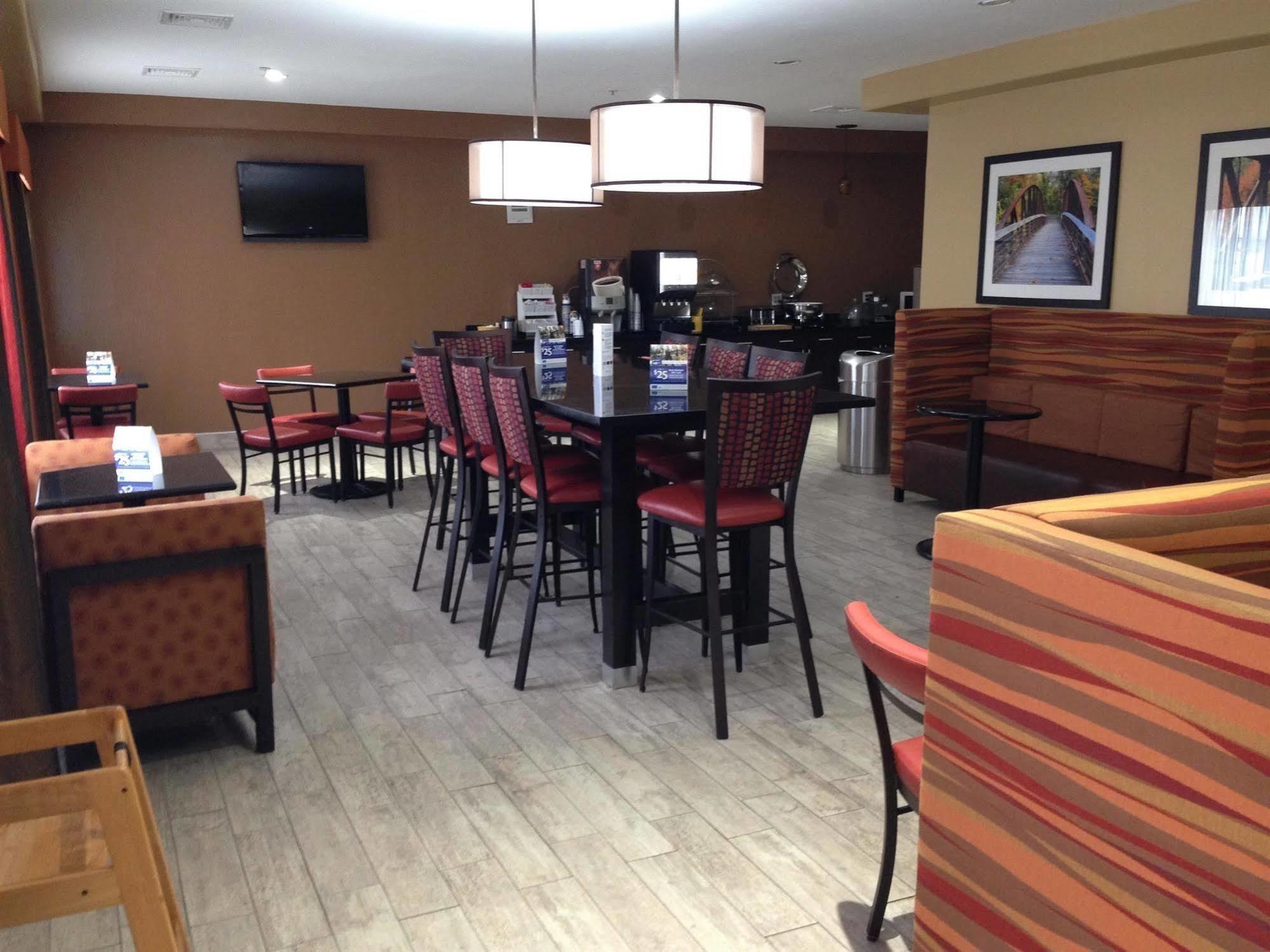 Best Western Greentree Inn & Suites Moore Exteriör bild